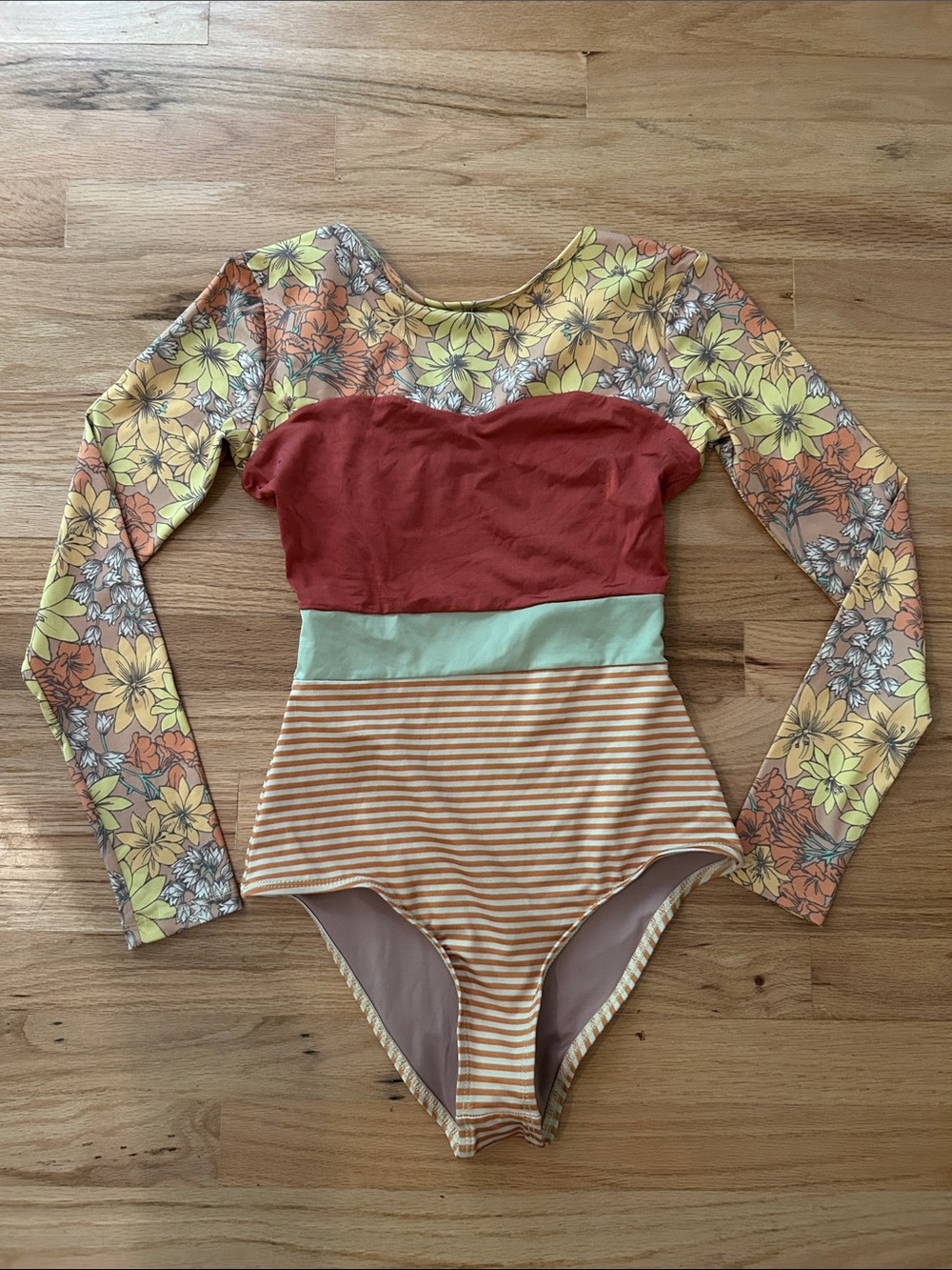 Seea The Hermosa One Piece - Picture 4 of 6